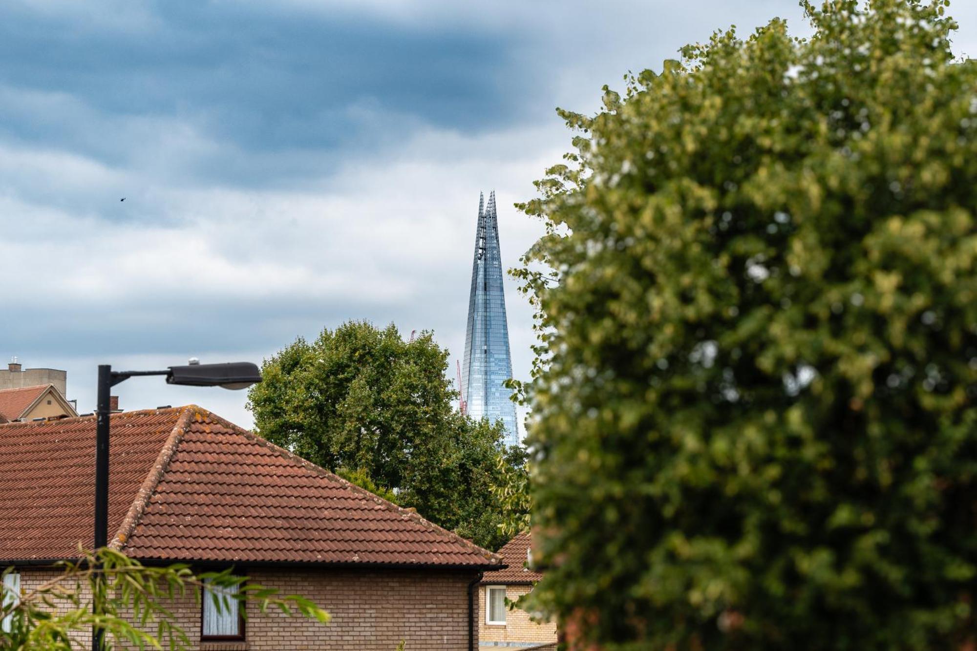Shard View 3 Bed Entire Home Лондон Екстериор снимка
