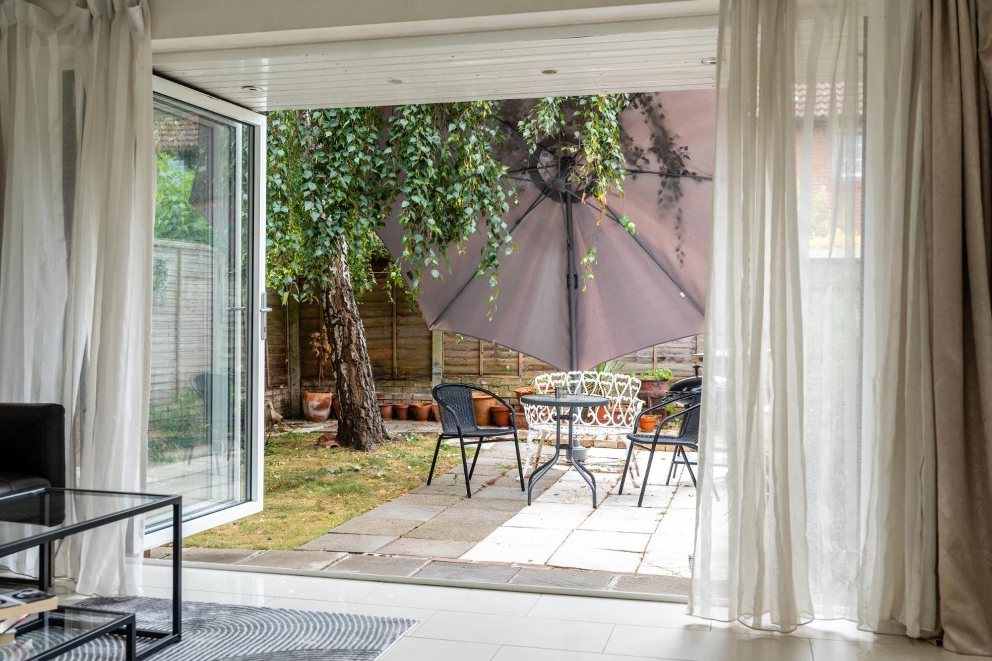 Shard View 3 Bed Entire Home Лондон Екстериор снимка