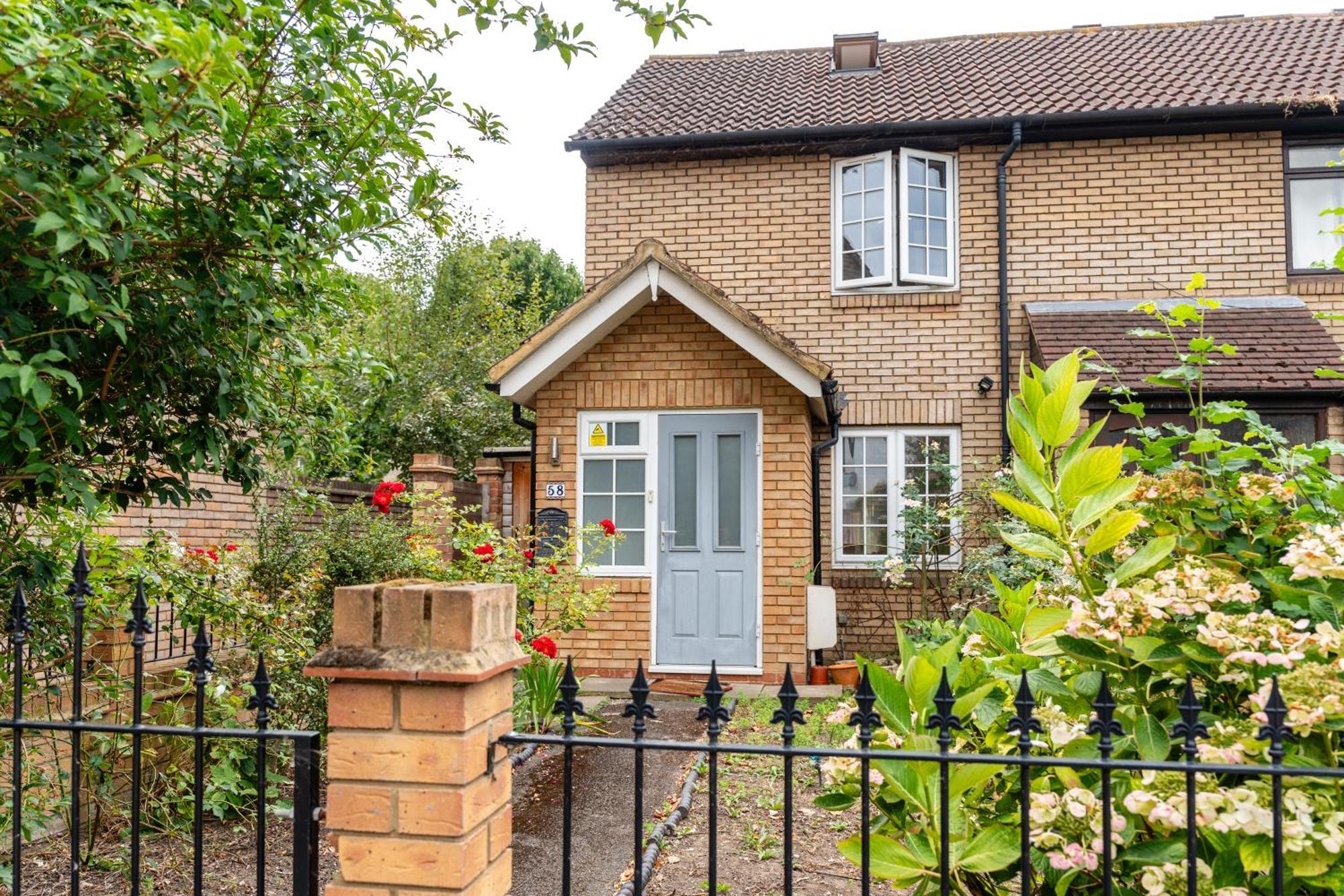 Shard View 3 Bed Entire Home Лондон Екстериор снимка