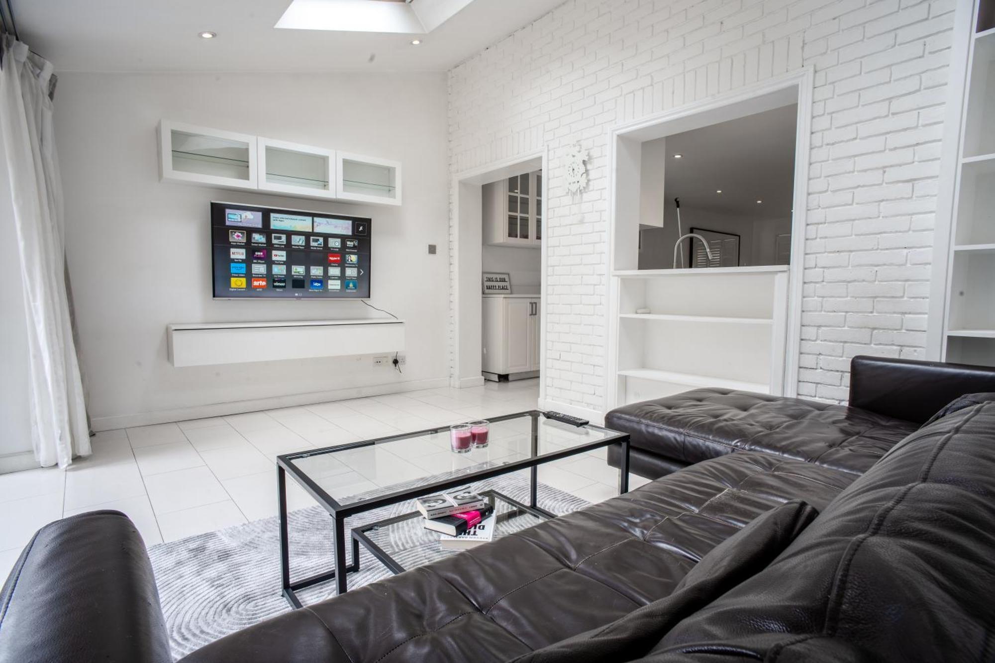 Shard View 3 Bed Entire Home Лондон Екстериор снимка