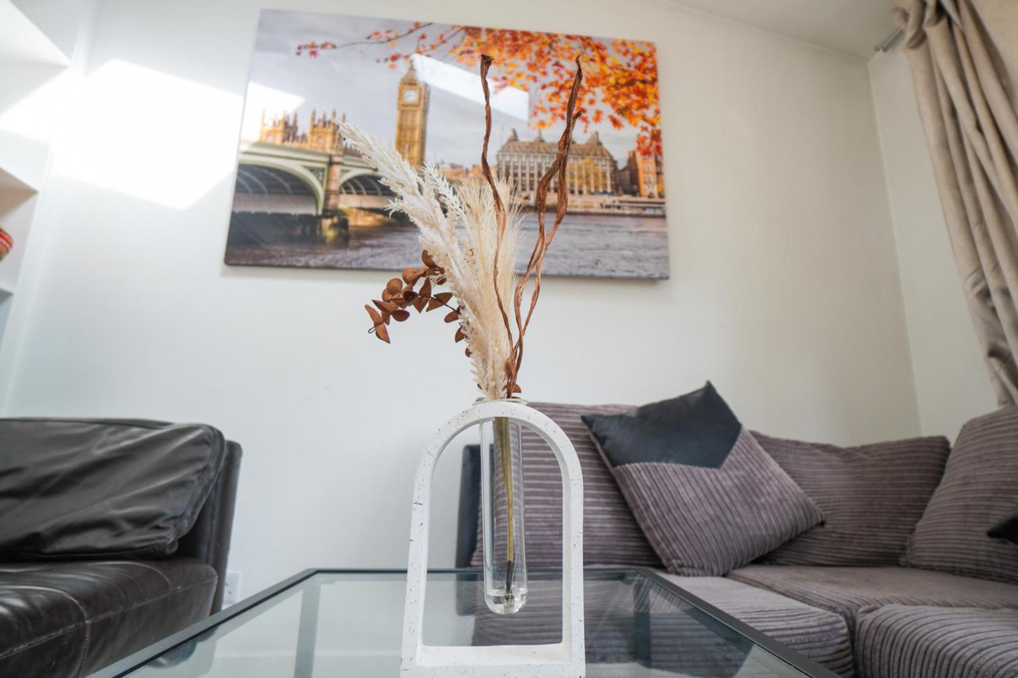 Shard View 3 Bed Entire Home Лондон Екстериор снимка