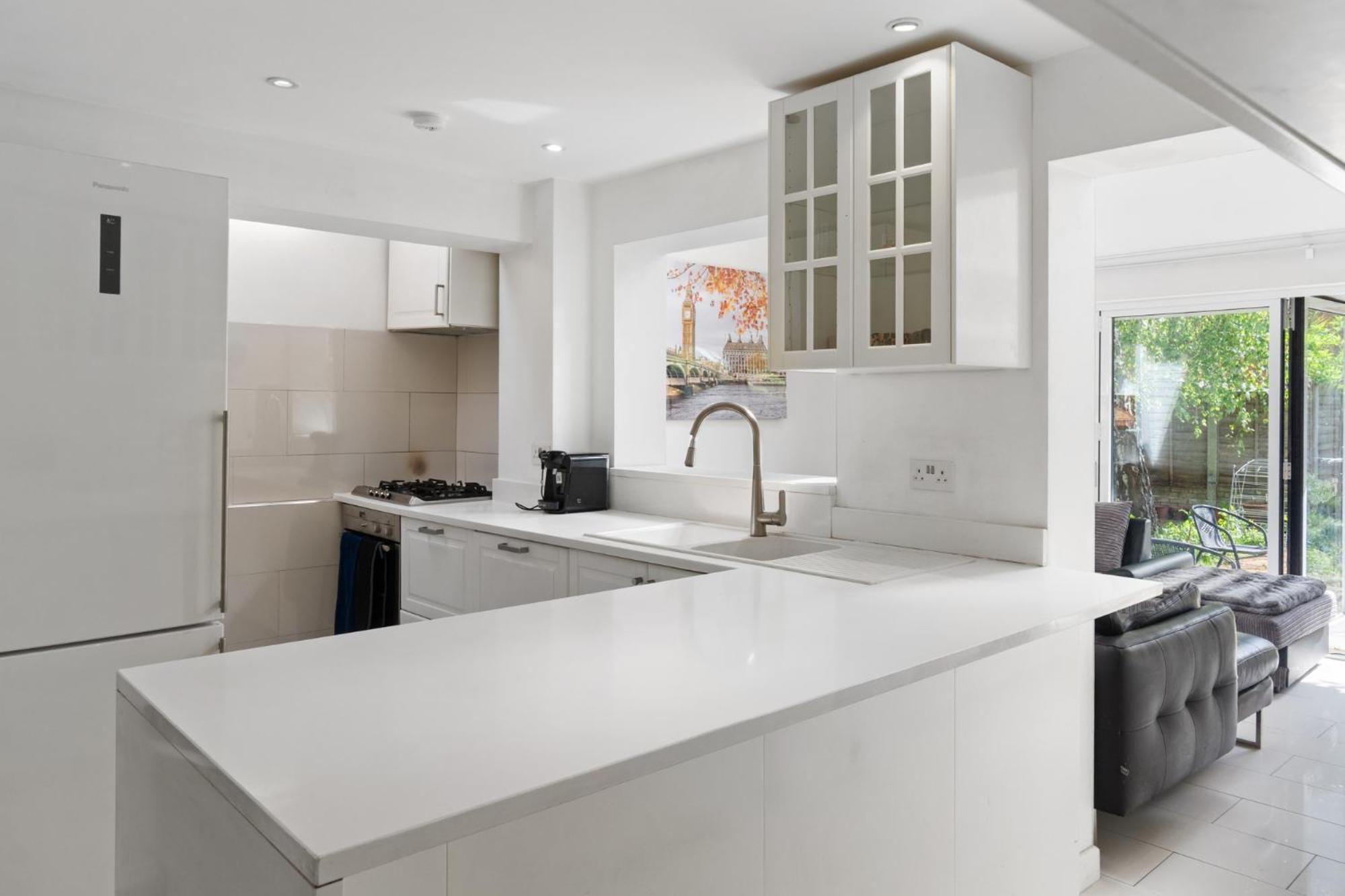 Shard View 3 Bed Entire Home Лондон Екстериор снимка